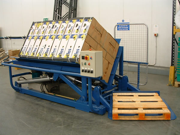 V shape pallet changer