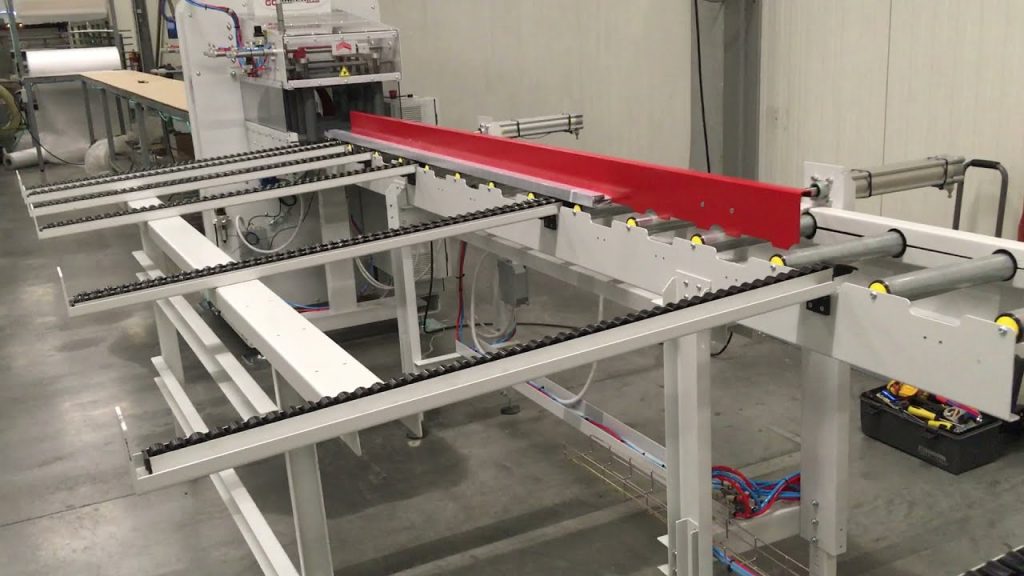 “Efficient Horizontal Wrapping Machine with Outfeed Buffer Area for Packaging Applications”