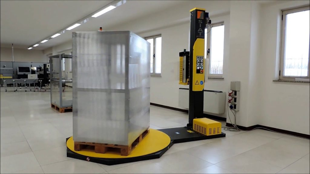 “Efficient Pallet Wrapping with Semi-Automatic Stretch Wrapper for F1 Logistics”