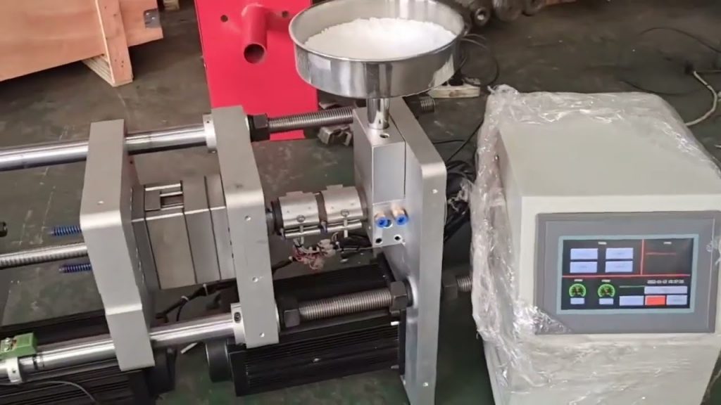 “Revolutionary Small-Scale Molding Machine for Precision Injection at Unbeatable Efficiency”
